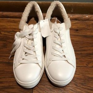 BRAND NEW WOMANS SHOES SIZE 10! NWT! SMOKE FREE HOME!